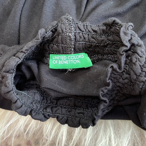 (United Colors of Benetton) black ruffle neck shirt - Picture 5 of 6